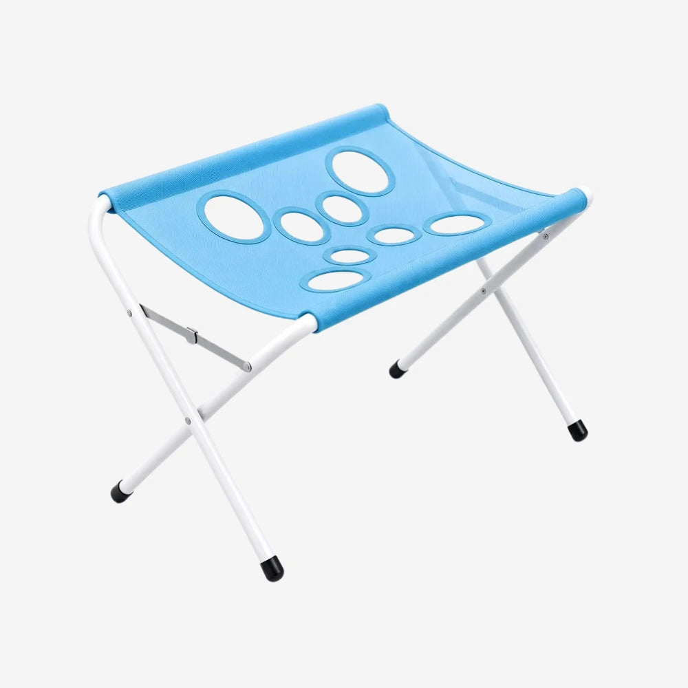 Pup Perch folding grooming stand in blue